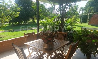 VENDO CASA EN EL CONDOMINIO LA HERRERIA HACIENDA  EL CASTILLO