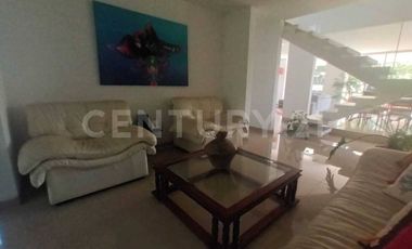 VENDO CASA EN EL CONDOMINIO LA HERRERIA HACIENDA  EL CASTILLO