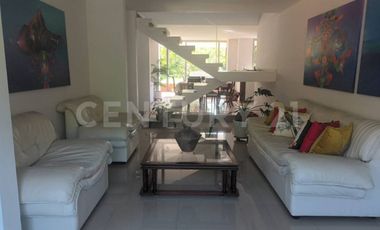 VENDO CASA EN EL CONDOMINIO LA HERRERIA HACIENDA  EL CASTILLO