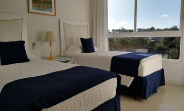 Venta apartamento 3 dormitorios en Playa Mansa - Punta del Este