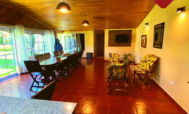 Se vende casa cÃ©ntrica con local comercial