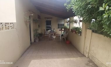 Amplia casa 5 ambientes, cocina, baÃ±o y amplio terreno