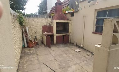 Amplia casa 5 ambientes, cocina, baÃ±o y amplio terreno