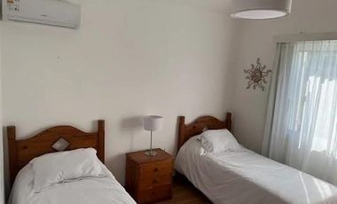 Casa frente al mar de 5 dormitorios en La Barra, Punta del Este