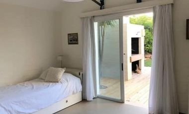 Casa frente al mar de 5 dormitorios en La Barra, Punta del Este