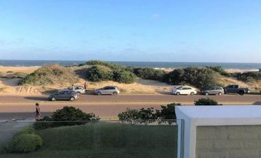 Casa frente al mar de 5 dormitorios en La Barra, Punta del Este