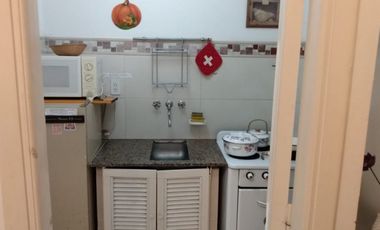 Departamento de 3 Ambientes a La Calle con Patio en Miramar