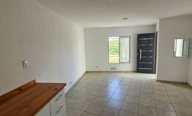 Se vende casa a estrenar zona Churrarin y Circunvalacion