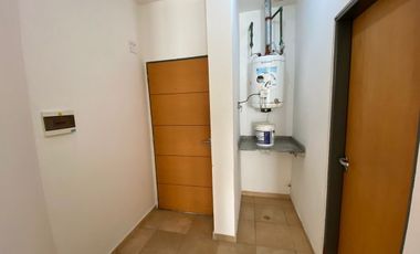 SE VENDE MONOAMBIENTE PLANTA BAJA CON PATIO ZONA CENTRO