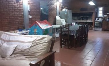 EN VENTA- CASA QUINTA SOBRE RUTA 18