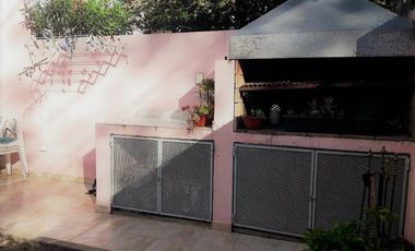 Duplex de 3 Ambientes con Patio y Cochera.