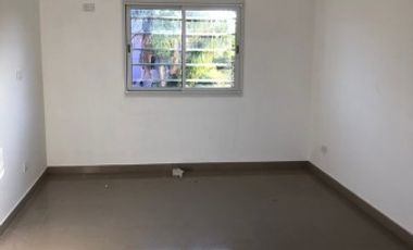 DUPLEX DE CATEGORIA DOS DORMITORIOS CALLE CASTELAR 3159 ENTRE LAS DELICIAS Y LETONIA SAN MIGUEL