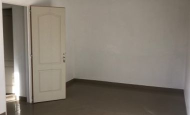 DUPLEX DE CATEGORIA DOS DORMITORIOS CALLE CASTELAR 3159 ENTRE LAS DELICIAS Y LETONIA SAN MIGUEL