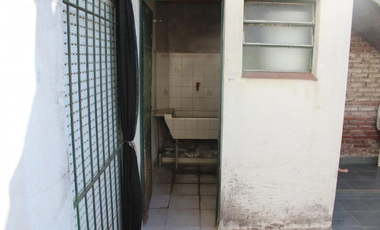 CASA 3 AMBIENTES CON COCHERA, PARQUE, MAS DEPARTAMENTO DE 2 AMBIENTES, APTO CREDITO