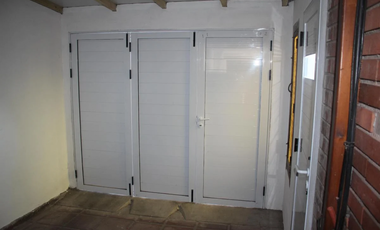 CASA 3 AMBIENTES CON COCHERA, PARQUE, MAS DEPARTAMENTO DE 2 AMBIENTES, APTO CREDITO