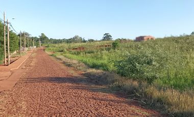 Gran terreno en esquina empedrado