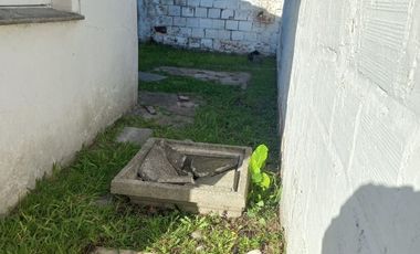 CHALET AMPLIO DE 2 AMBIENTES MAS DEPARTAMENTO TOTALMENTE INDEPENDIENTE DE 2 AMBIENTES