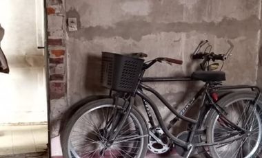 VENTA DE CASA EN ESQUINA CON TERRAZA, PATIO Y GARAJE + DTO 2 AM A TERMINAR. SE FINANCIA ! CONSULTE