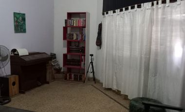 VENTA DE CASA EN ESQUINA CON TERRAZA, PATIO Y GARAJE + DTO 2 AM A TERMINAR. SE FINANCIA ! CONSULTE