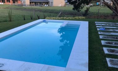 Rumenco. Desarrollado en 2 Plantas. Garage y Piscina.