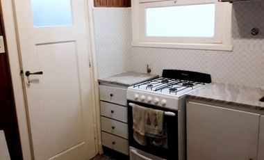 Vivienda a la calle y local comercial La Perla