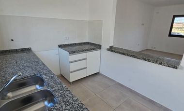 SE VENDE CASA A ESTRENAR ZONA M DAVID Y GARRIGO