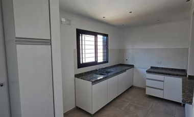 SE VENDE CASA A ESTRENAR ZONA M DAVID Y GARRIGO