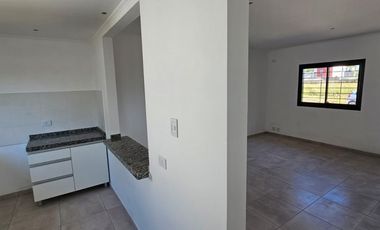 SE VENDE CASA A ESTRENAR ZONA M DAVID Y GARRIGO