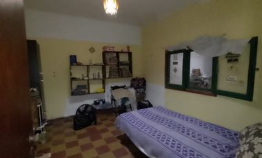 EXCELENTE PROPIEDAD SOBRE AVENIDA. RETASADA