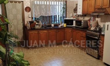 Casa en calle J. Newbery