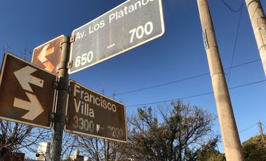 Bo Los platanos, sobre Av. Los platanos esq. Francisco villa.-