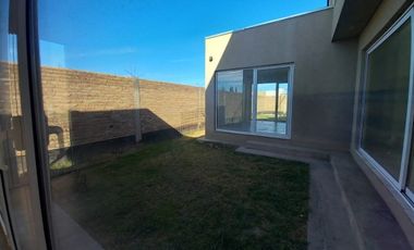 Neuquen. Centenario Venta Casa nueva 2 dormitorios en dos plantas BÂ° Costa Rio