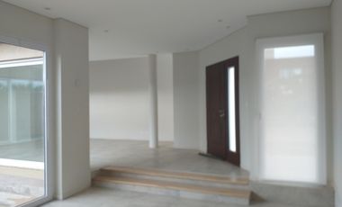 Neuquen. Centenario Venta Casa nueva 2 dormitorios en dos plantas BÂ° Costa Rio