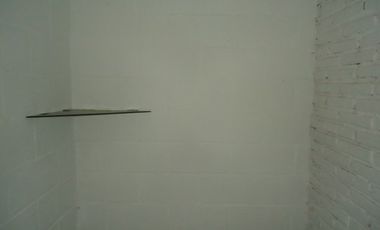 Villa Adela a dos cuadras de ruta 20.- DEPARTAMENTO PLANT ALTA CON INGRESO COMPARTIDO.-