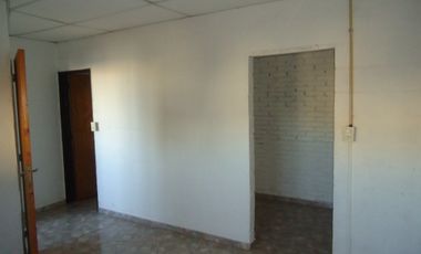 Villa Adela a dos cuadras de ruta 20.- DEPARTAMENTO PLANT ALTA CON INGRESO COMPARTIDO.-