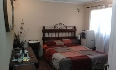 Venta de Casa al fondo Mas 2 Departamentos al frente en Moreno- Permuta