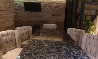 Venta de Casa al fondo Mas 2 Departamentos al frente en Moreno- Permuta