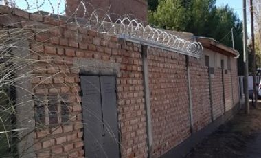 Se vende COMPLEJO de 7 departamentos - PLOTTIER