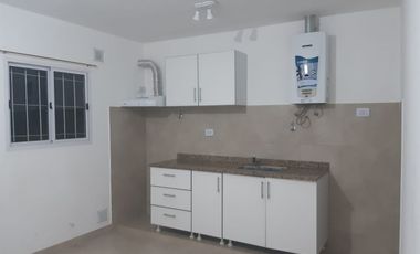 Se vende COMPLEJO de 7 departamentos - PLOTTIER