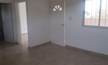 Se vende COMPLEJO de 7 departamentos - PLOTTIER