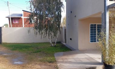 Se vende COMPLEJO de 7 departamentos - PLOTTIER