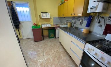 SE VENDE DEPARTAMENTO DE 3 DORMITORIOS CON COCHERA ZONA CENTRO