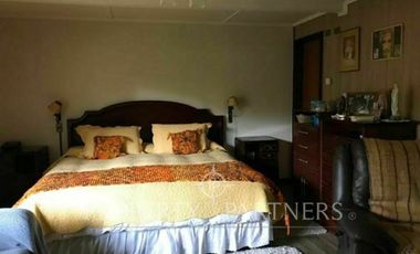 Casa en los Pelúes sector Isla Teja