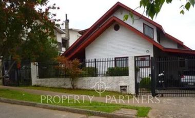 Acogedora casa en Isla Teja en sector Lomas Del Río