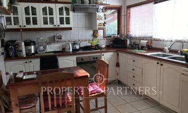 Acogedora casa en Isla Teja en sector Lomas Del Río