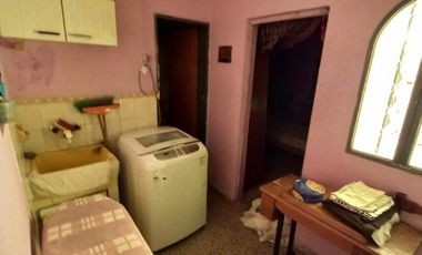 EN VENTA! AMPLIA PROPIEDAD SOBRE AVENIDA!