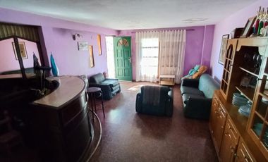 EN VENTA! AMPLIA PROPIEDAD SOBRE AVENIDA!