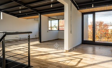 Propiedad de uso comercial, estilo industrial en Punta Arenas