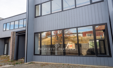 Propiedad de uso comercial, estilo industrial en Punta Arenas