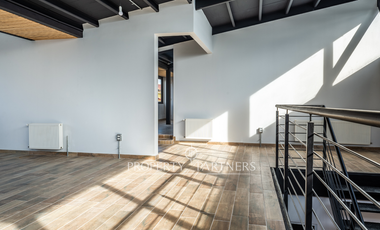 Propiedad de uso comercial, estilo industrial en Punta Arenas